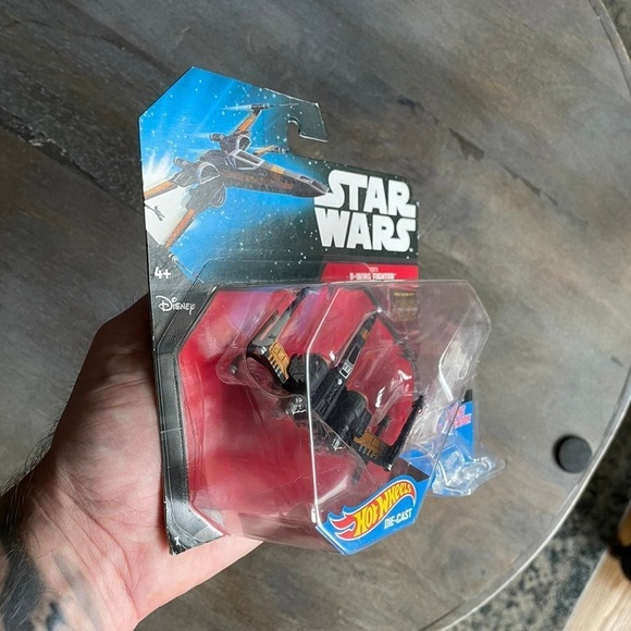 Star Wars Hot Wheels The Force Awakens Poe X-Wing Fighter NOC! - Picture 6 of 6
